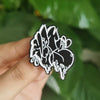 Black pin included in the three-color set